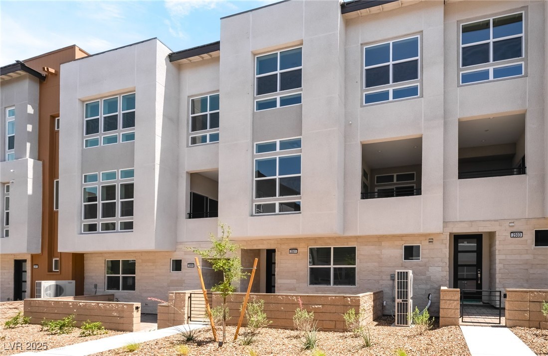 2501 Indigo Mountain Street
