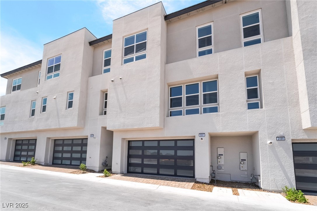 2501 Indigo Mountain Street