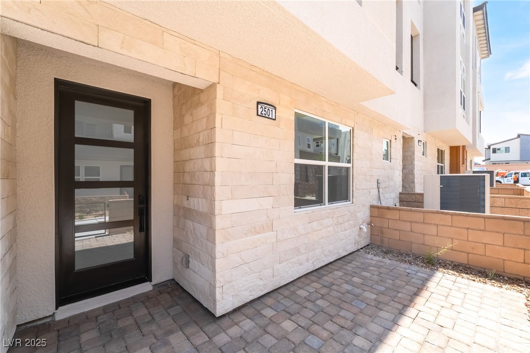 2501 Indigo Mountain Street