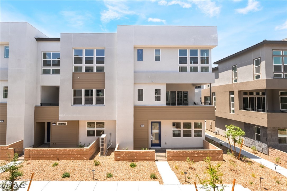 2501 Indigo Mountain Street