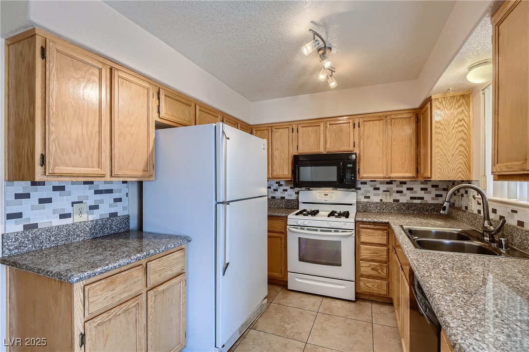 8053 CETUS Circle