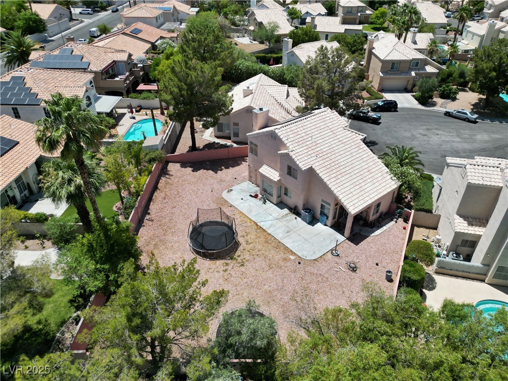 2500 Cortina Avenue