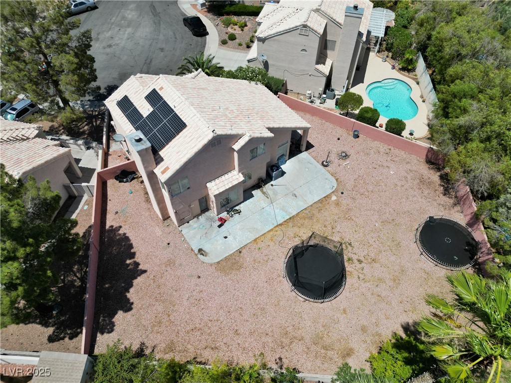 2500 Cortina Avenue