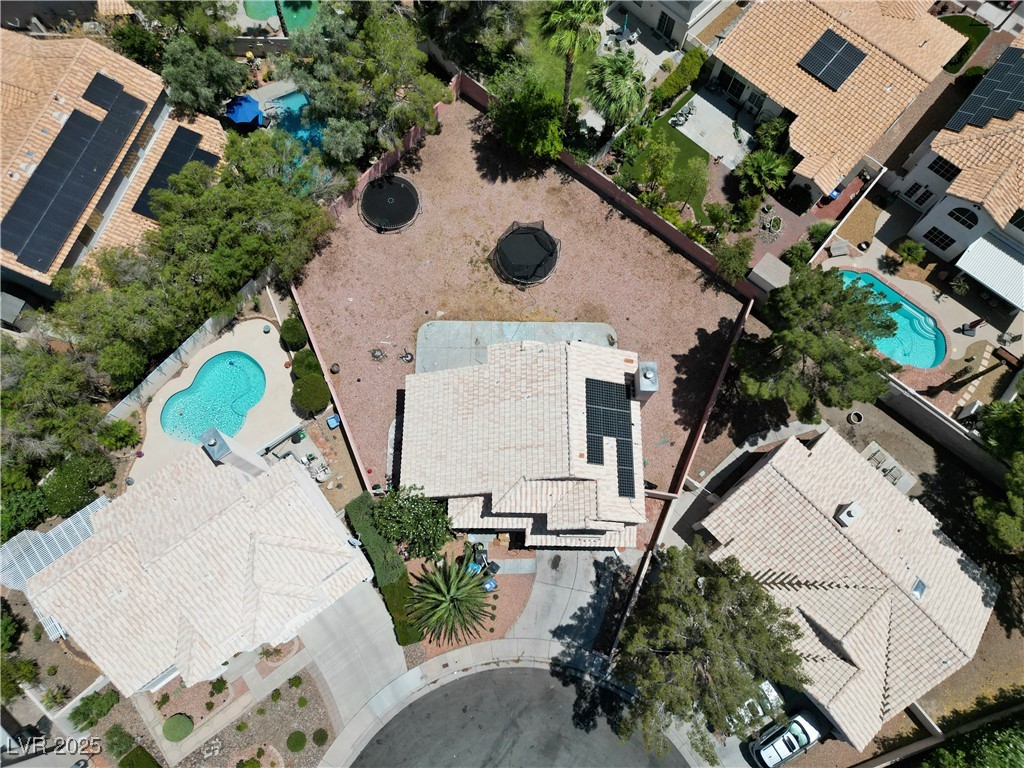 2500 Cortina Avenue