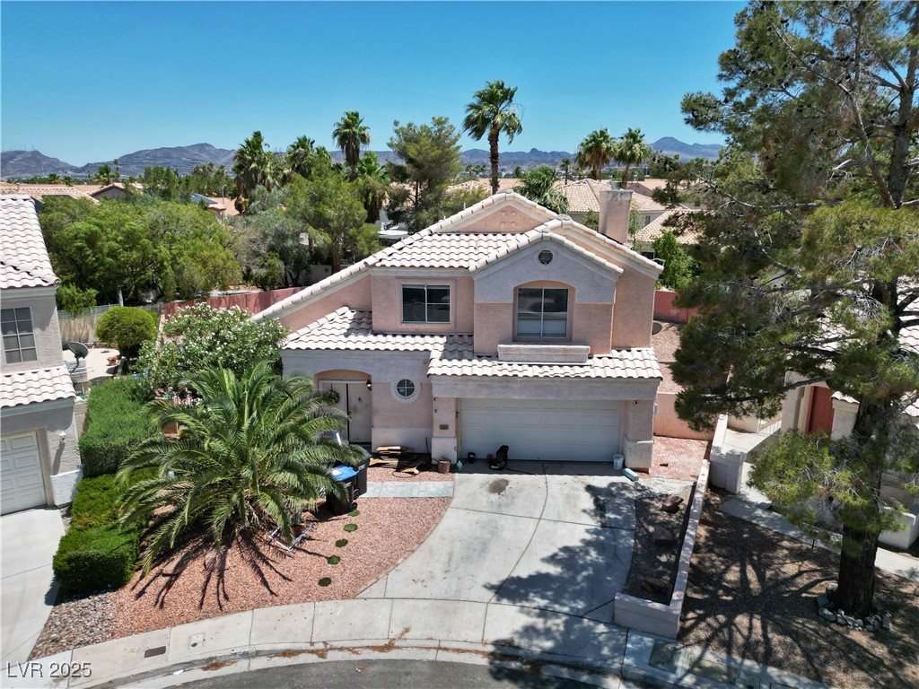 2500 Cortina Avenue