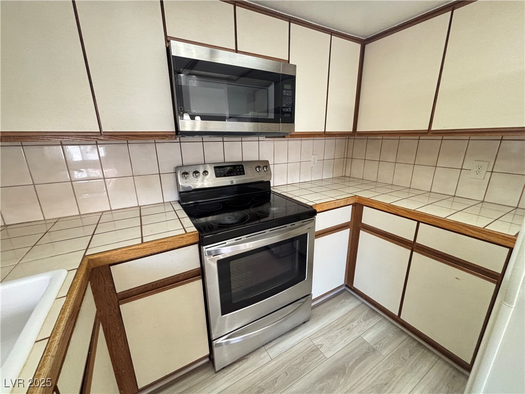 1341 Del Mar Street 103