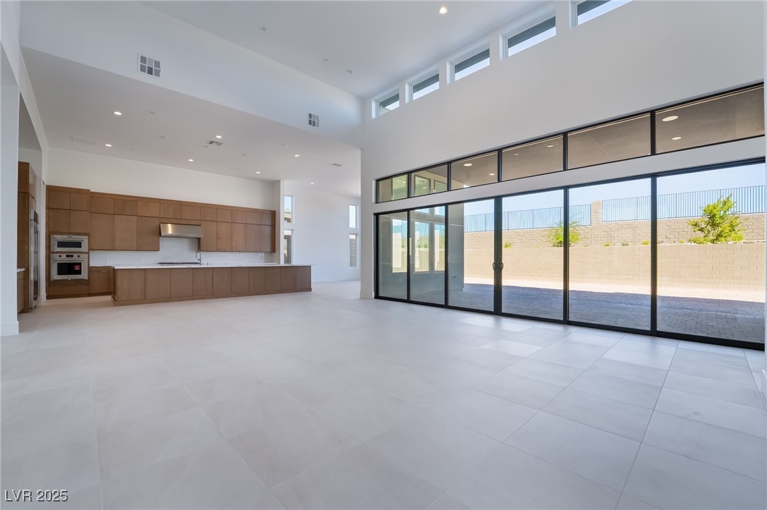 11106 Desert Heights Avenue