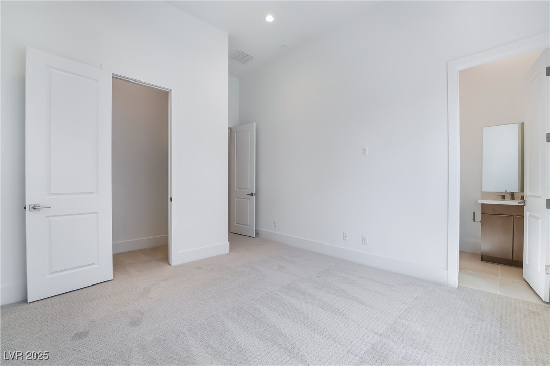 11106 Desert Heights Avenue