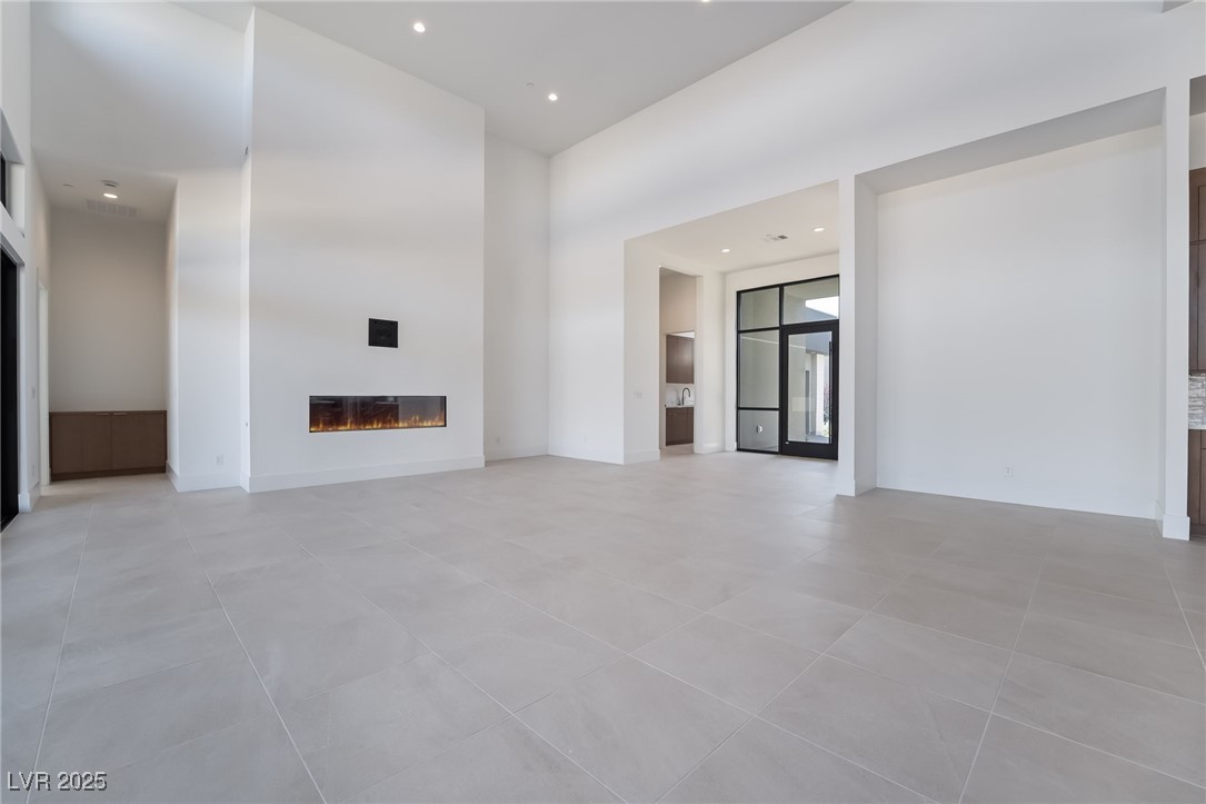 11106 Desert Heights Avenue