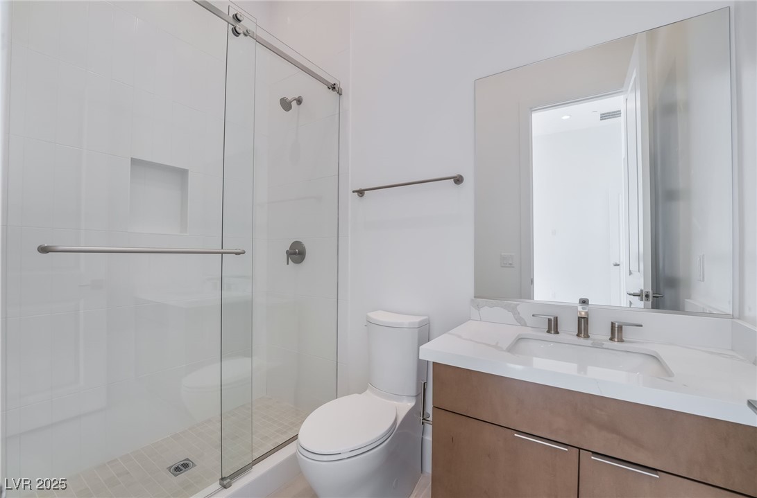 11106 Desert Heights Avenue