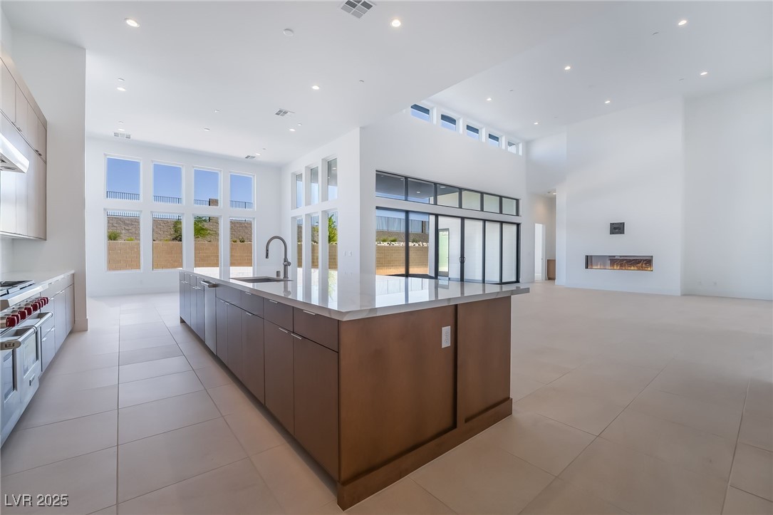 11106 Desert Heights Avenue