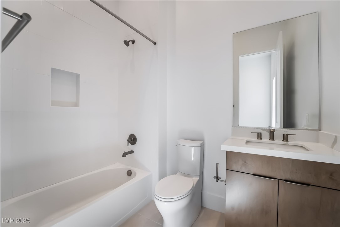 11106 Desert Heights Avenue