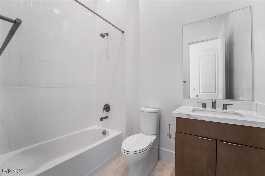 11106 Desert Heights Avenue