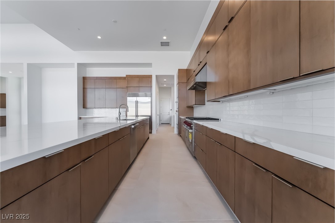 11106 Desert Heights Avenue