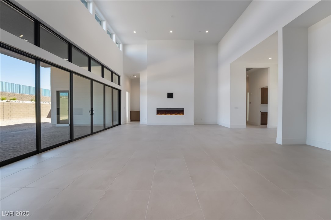 11106 Desert Heights Avenue