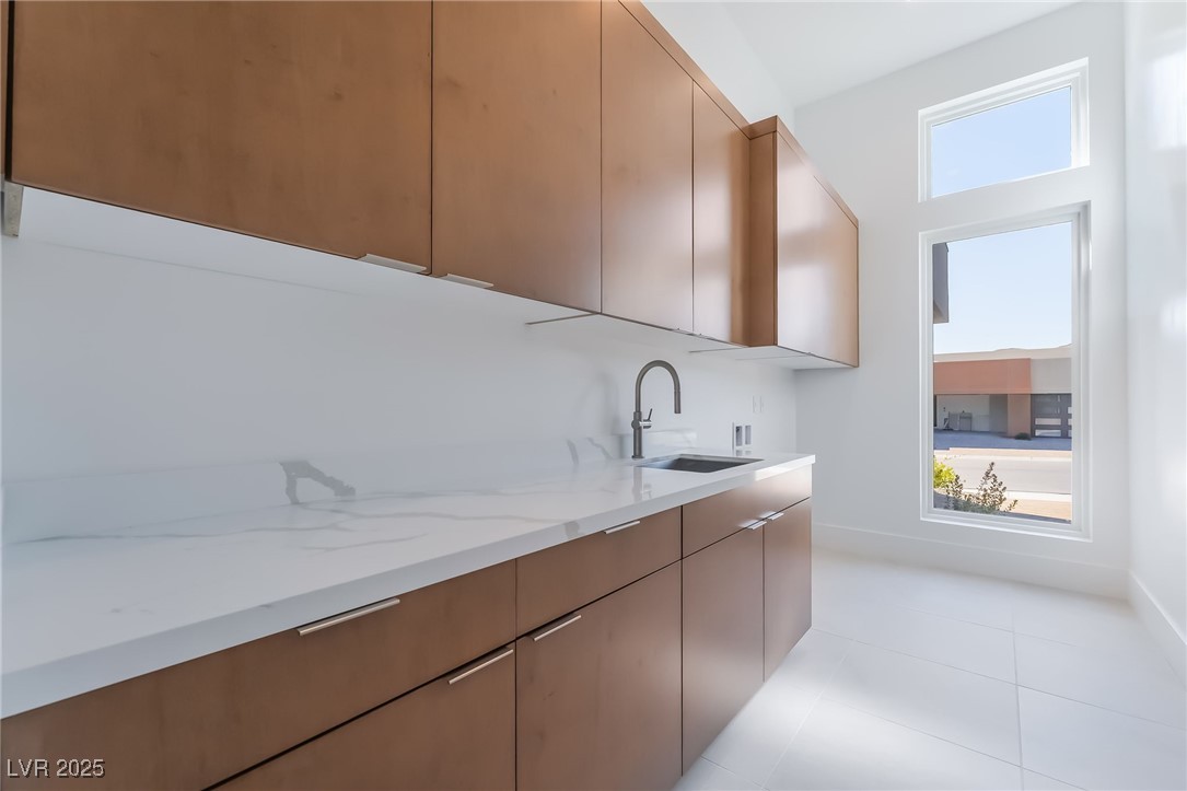 11106 Desert Heights Avenue