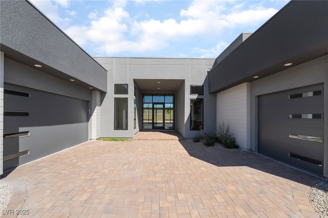 11106 Desert Heights Avenue