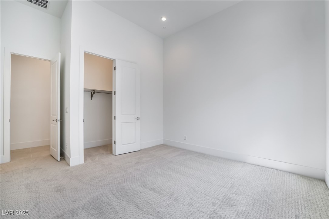 11106 Desert Heights Avenue