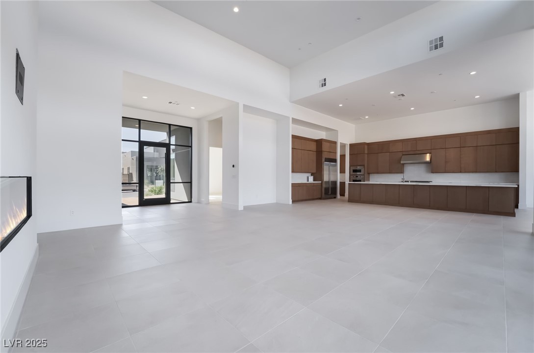 11106 Desert Heights Avenue