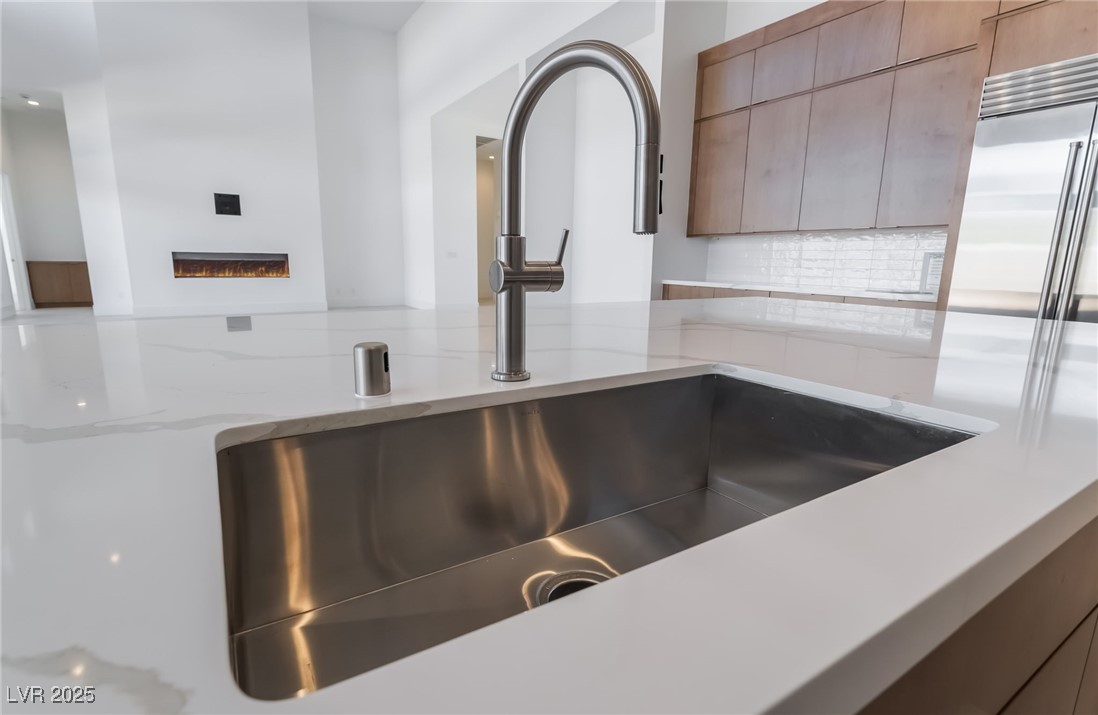 11106 Desert Heights Avenue