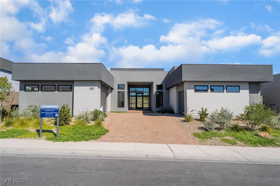 11106 Desert Heights Avenue