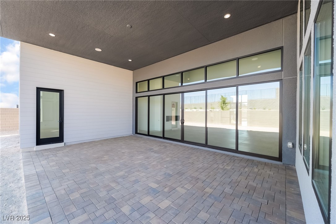 11106 Desert Heights Avenue