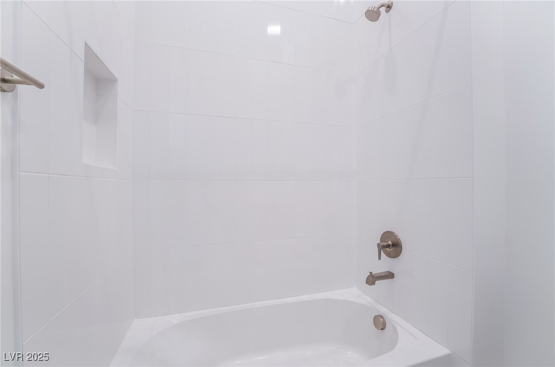 11106 Desert Heights Avenue