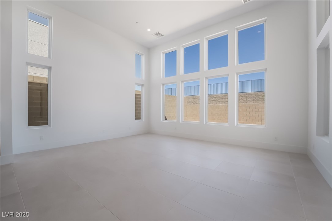 11106 Desert Heights Avenue