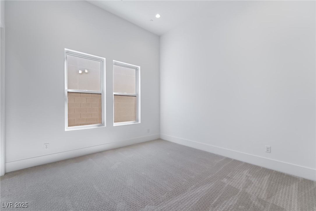 11106 Desert Heights Avenue