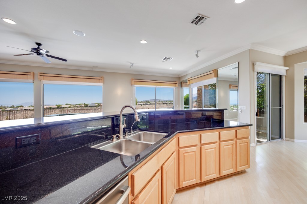 1744 Williamsport Street