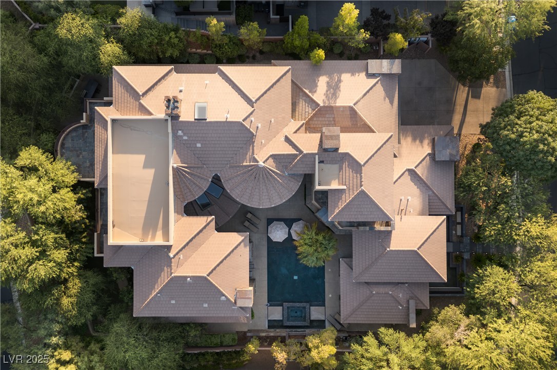 17 Soaring Bird Court
