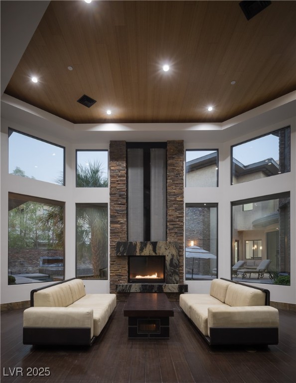 17 Soaring Bird Court