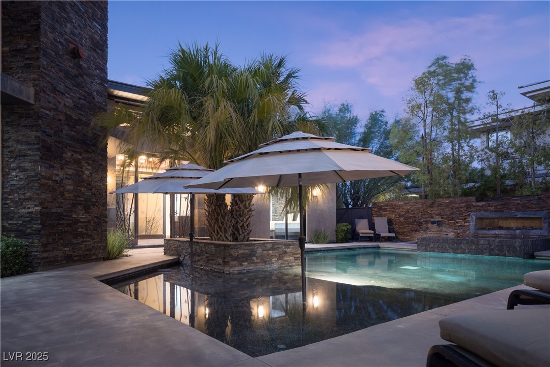 17 Soaring Bird Court