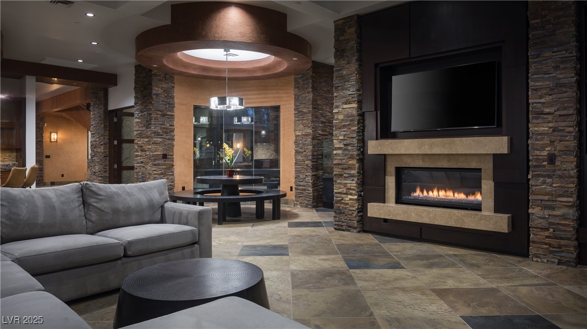 17 Soaring Bird Court