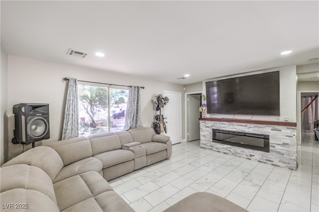 5453 Palisades Quad Avenue