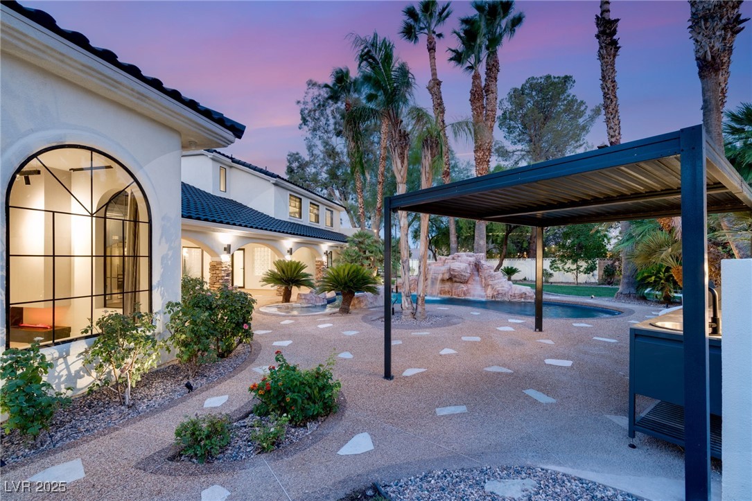 2935 Montessouri Street
