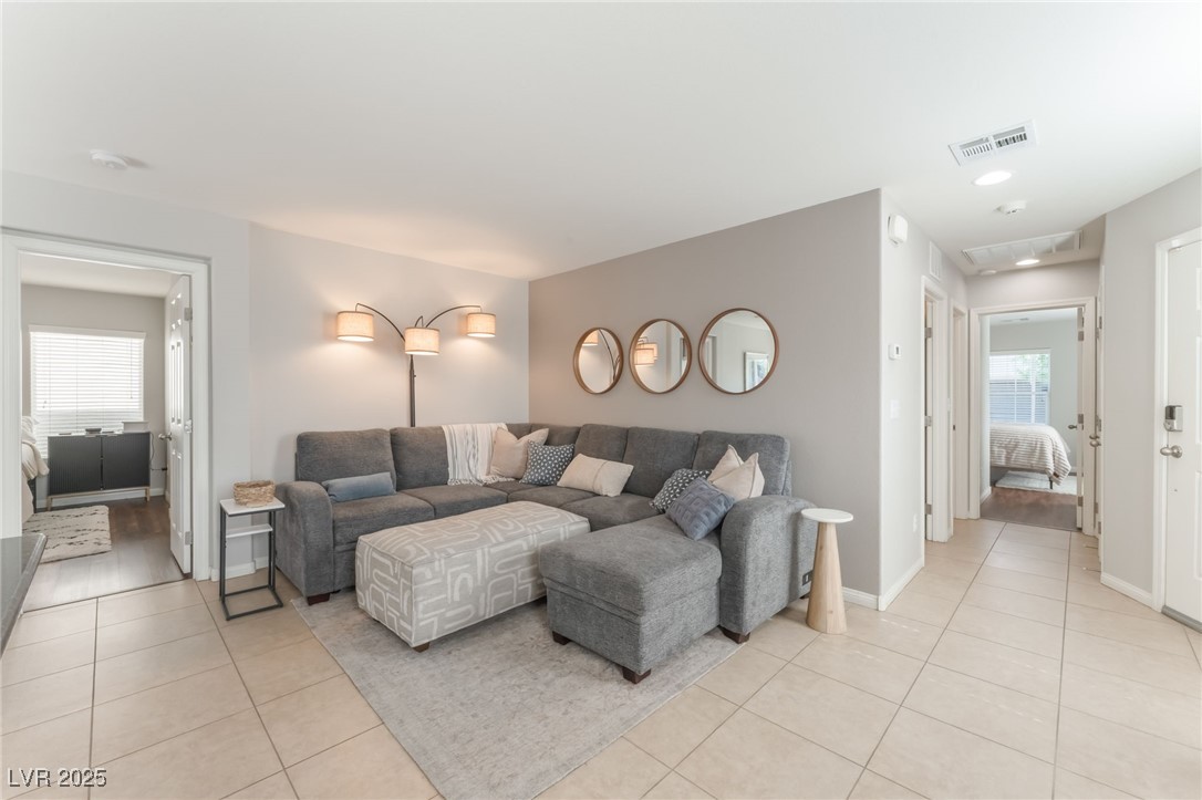 4923 Scholl Canyon Avenue