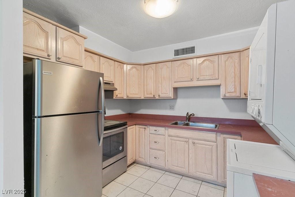 350 East Desert Inn Road H205