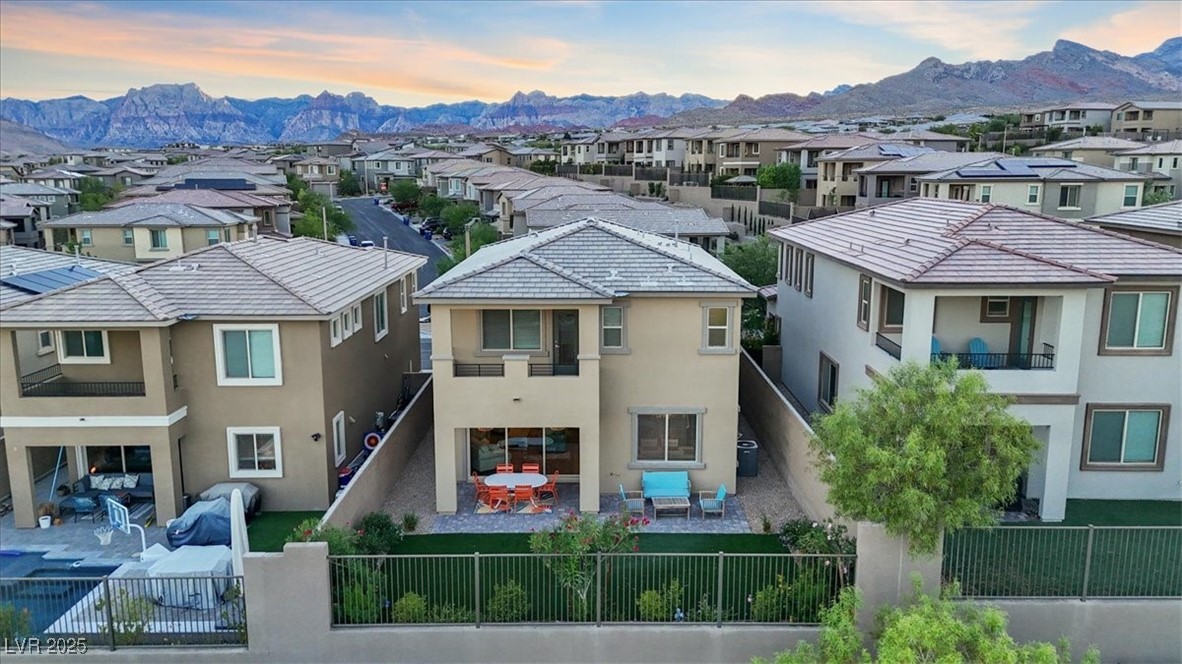 714 Rogue Wave Street