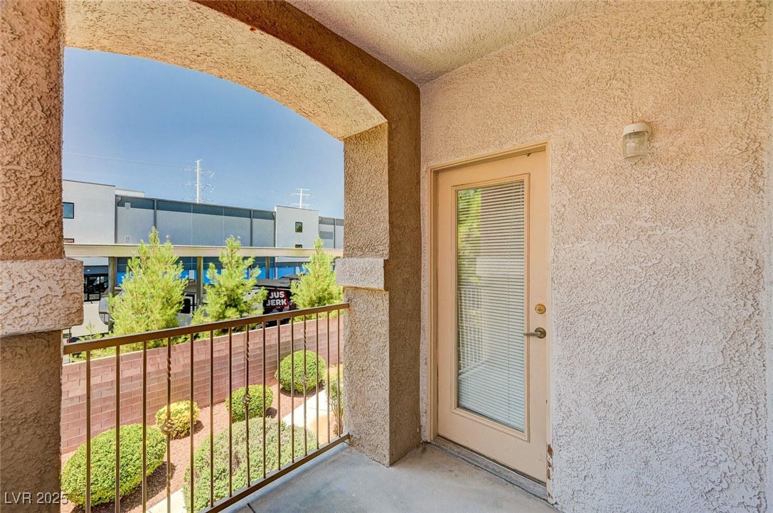 8555 West Russell Road 2015
