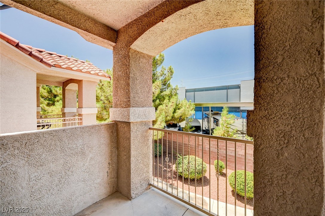 8555 West Russell Road 2015