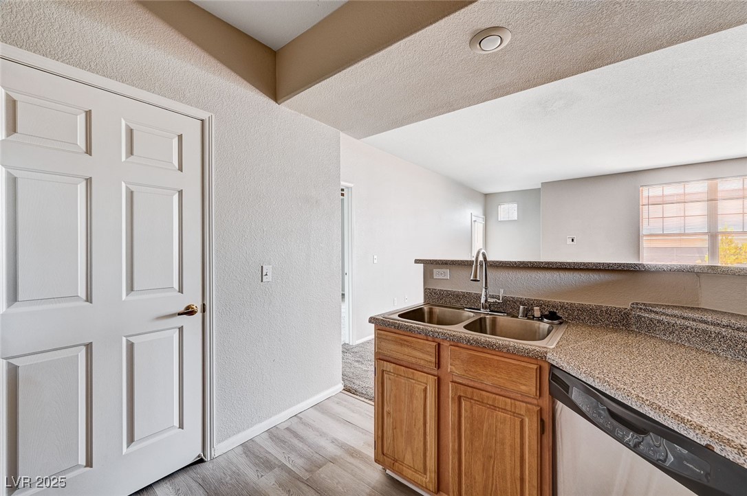 8555 West Russell Road 2015
