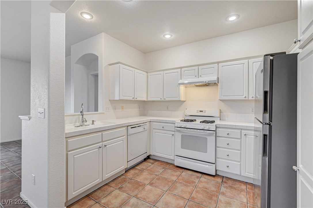 10612 Primrose Arbor Avenue