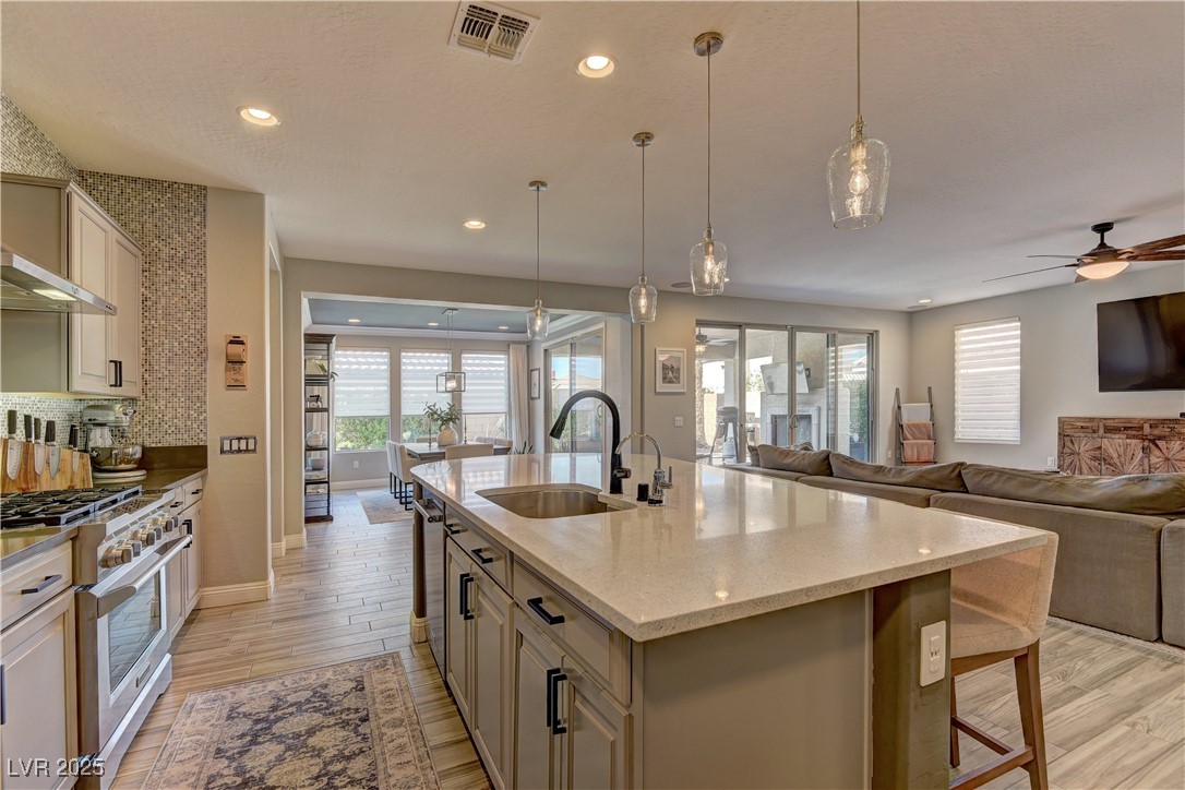 9964 Peaceful Peaks Avenue