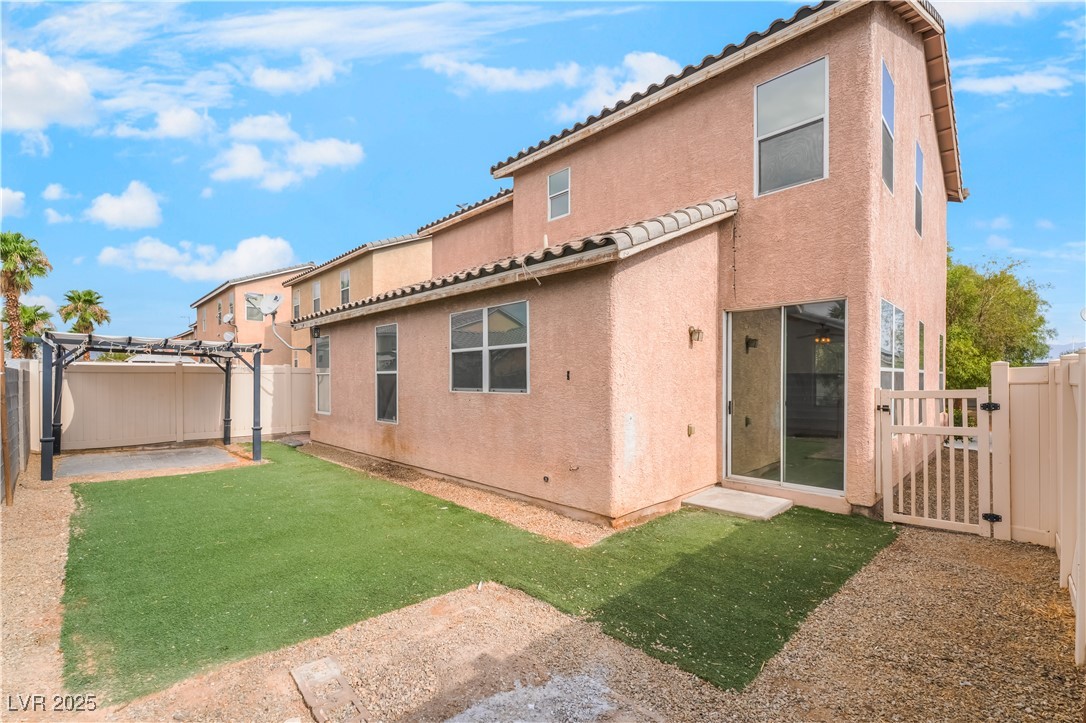 2501 LIVING ROCK Street