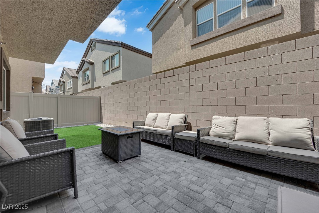 4650 Blaise Avenue 102