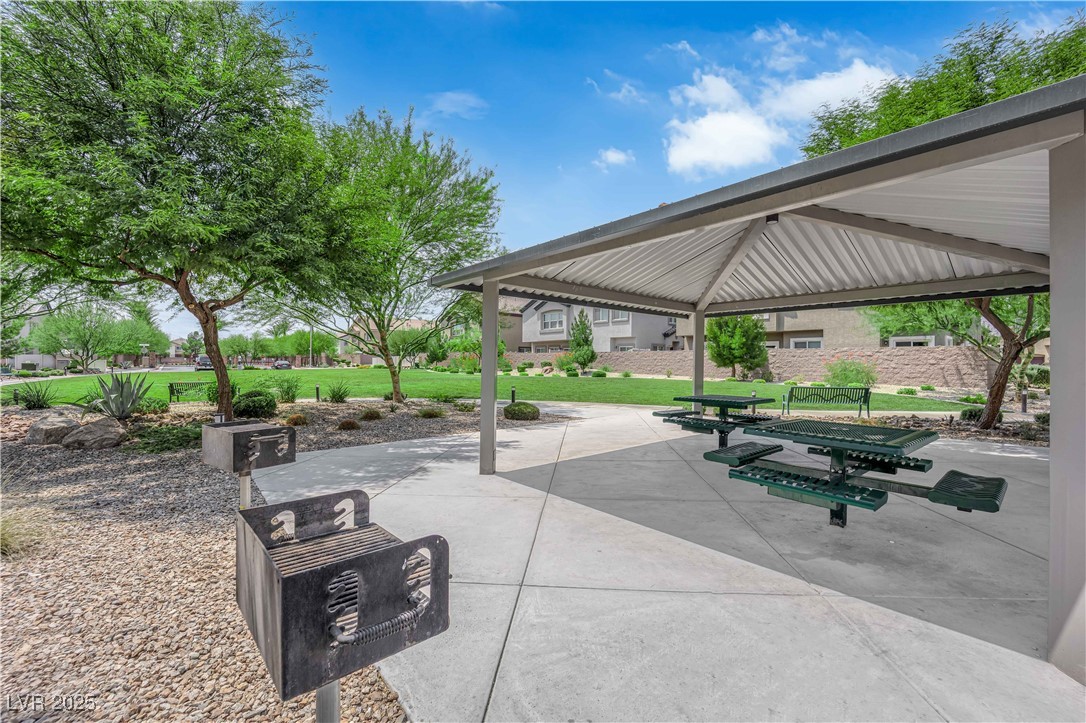 4650 Blaise Avenue 102