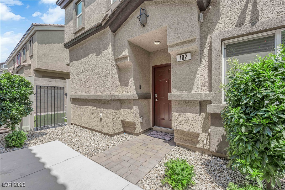 4650 Blaise Avenue 102