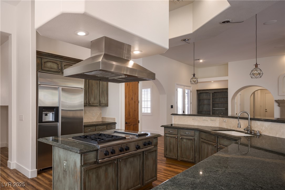 9904 Moonridge Court