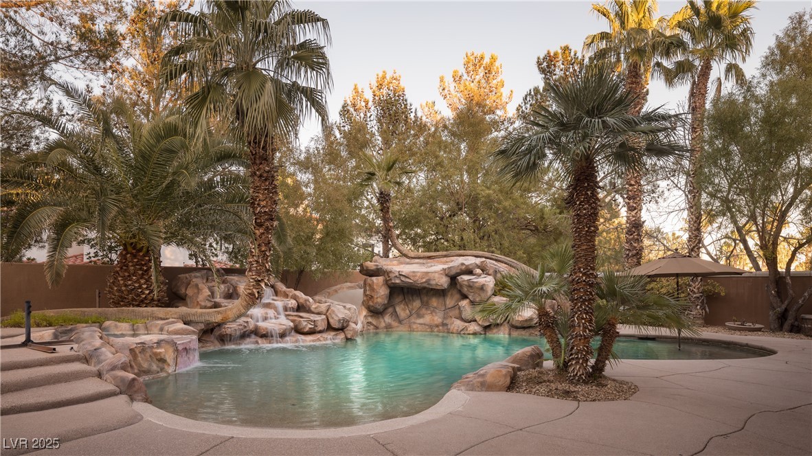 9904 Moonridge Court